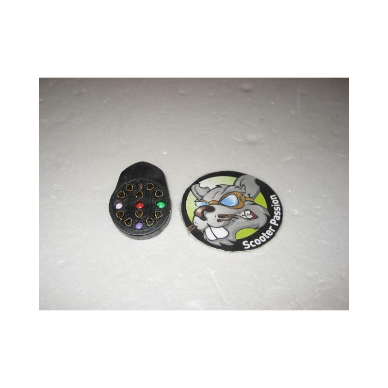 Boîtier de connexion faisceau SANS BATTERIE Lambretta Serie 3, GP/DL, Junior Cento et J125 chez scooter passion