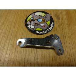 acheter le support de passage de gaine pour vesap V50 chez Scooter Passion votre spécialiste en pièces pour vespa de collection