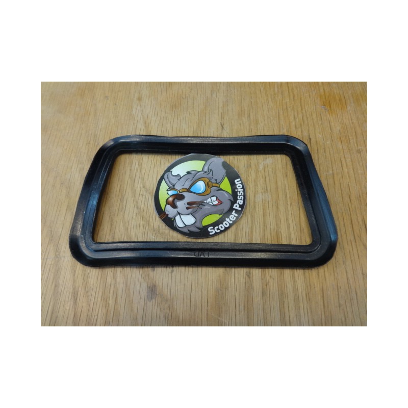 Joint caoutchouc pour portillon boîte à gants Vespa GS 160 1ère serie  belgique france vendre