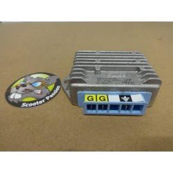 spanningsregelaar 12V Vespa