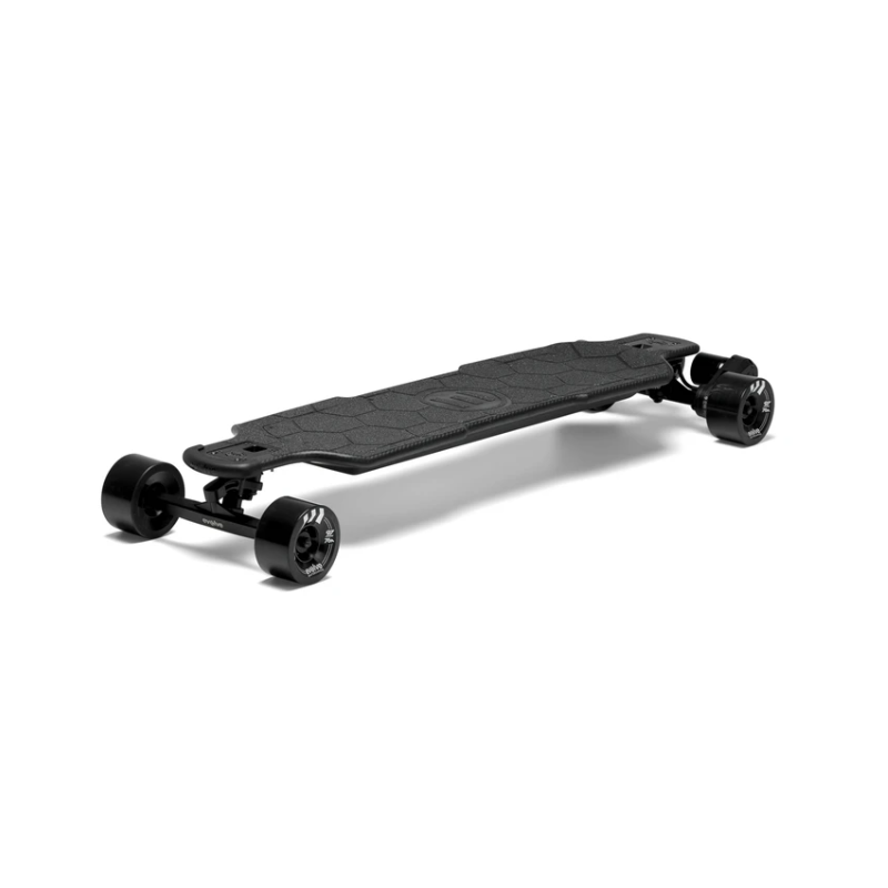 Skateboard électrique série GTR Carbon dans sa version street avec des roues lisses