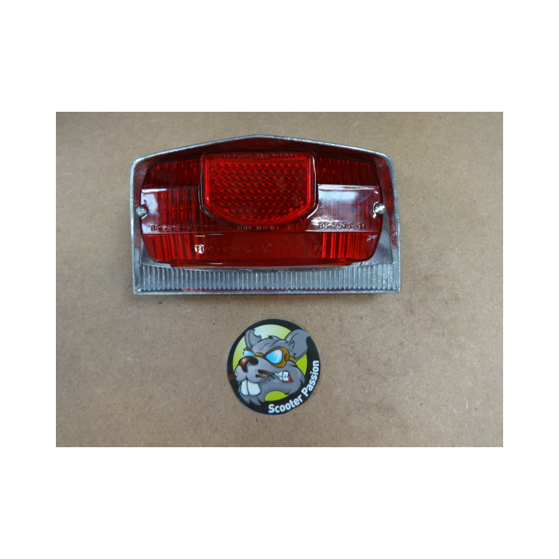 Feu arrière Lambretta Serie 3 - à peindre - LED chez scooter passion