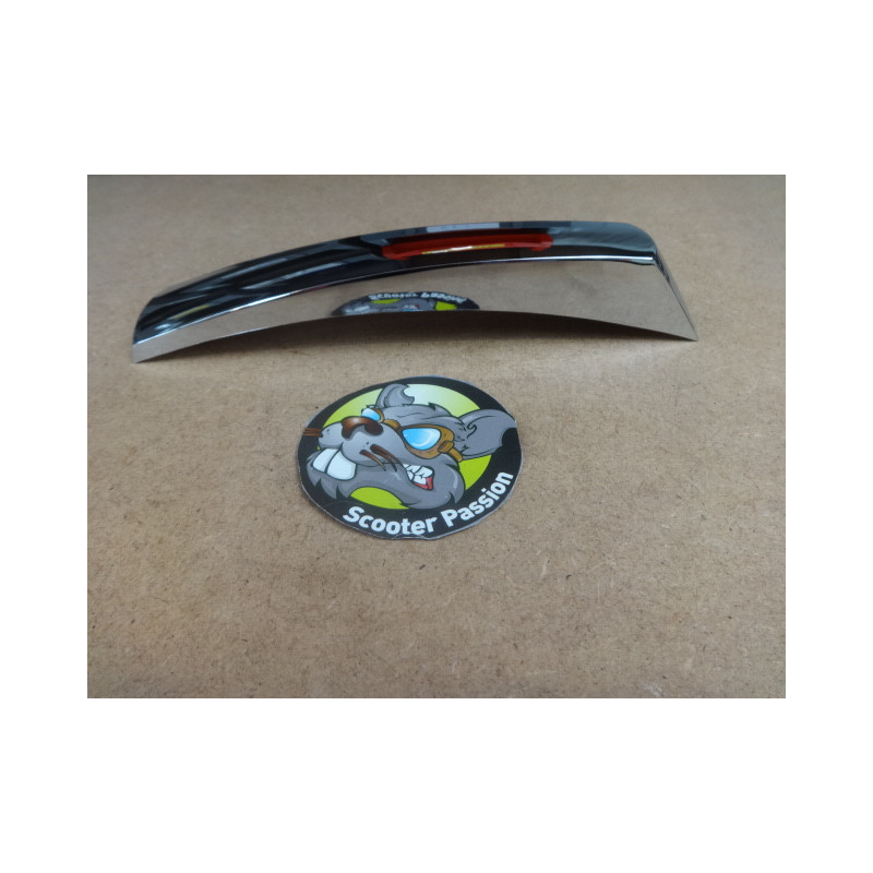 Crête de garde-boue PIAGGIO rectangulaire pour Vespa PX125-200 E