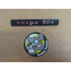 Insigne "Vespa 50s" arrière pour Vespa 50 S