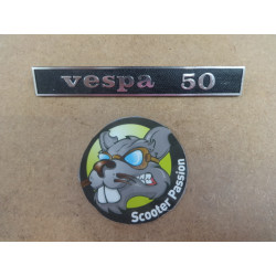 Insigne Vespa 50 arrière arrière pour Vespa 50 R chez scooter passion