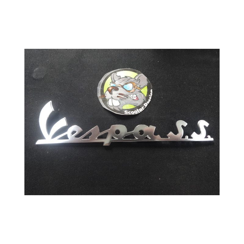 Embleem "Vespa S.S" vooraan beenschild voor Vespa 180 SS scooterpassion Belgïe