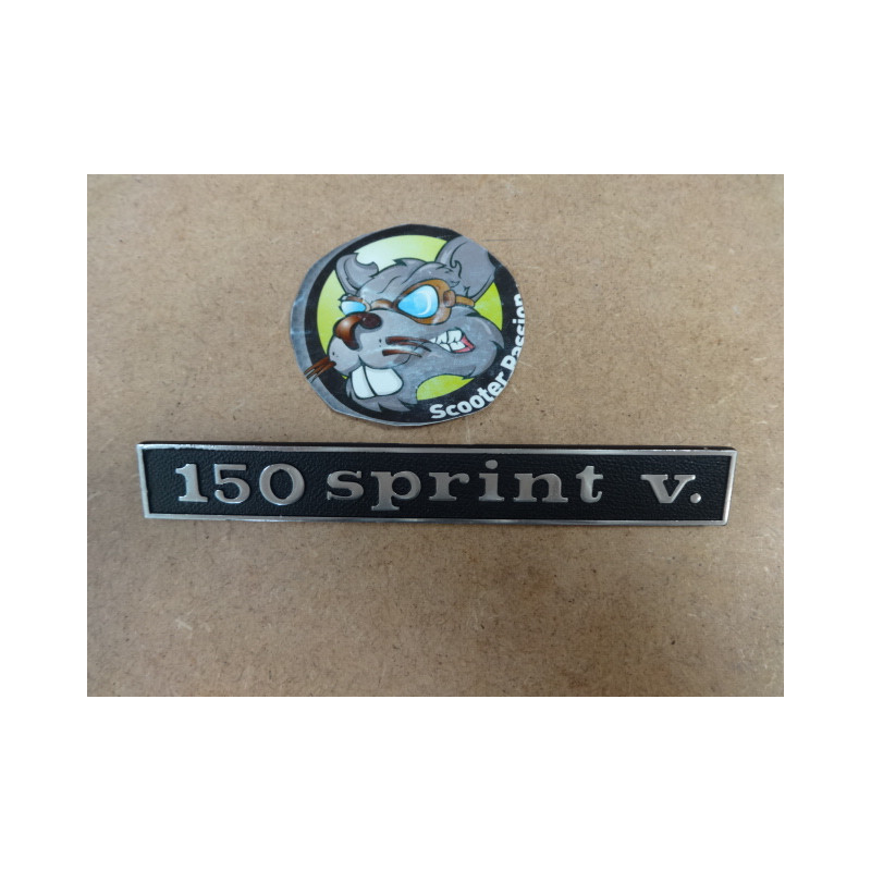Insigne "150 sprint v." arrière pour Vespa 150 Sprint Veloce VLB1T 01726510 chez scooter passion en belgique et en france