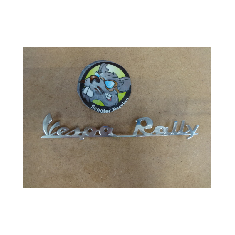 Vespa "Rally" achterste badge chez scooter passion en belgique et en france