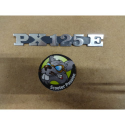 "PX 125E" linker spatbord badge voor Vespa PX 125E bij scooter passion in belgië