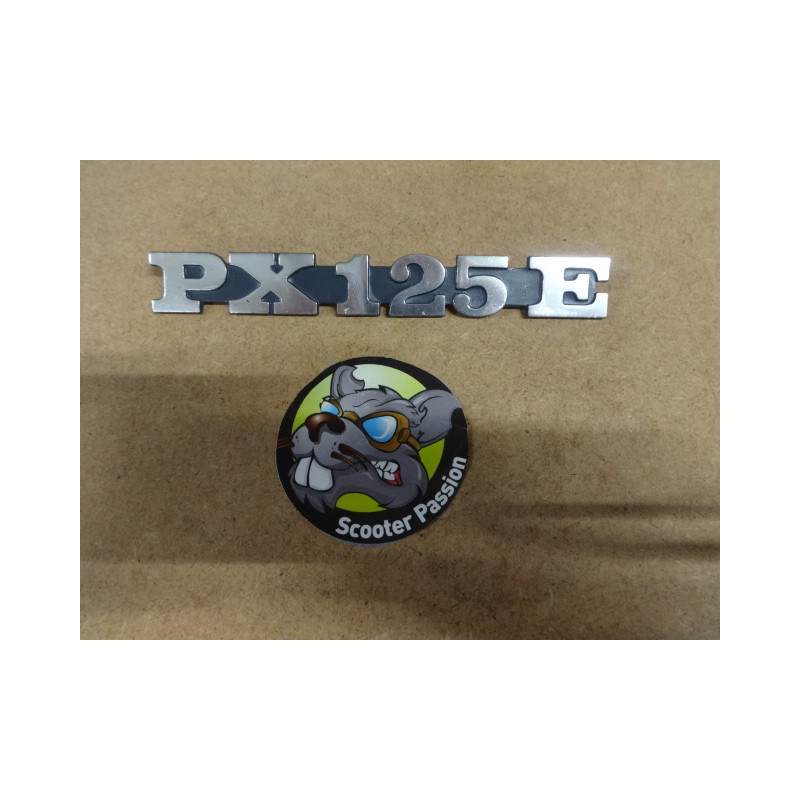 "PX 125E" linker spatbord badge voor Vespa PX 125E bij scooter passion in belgië