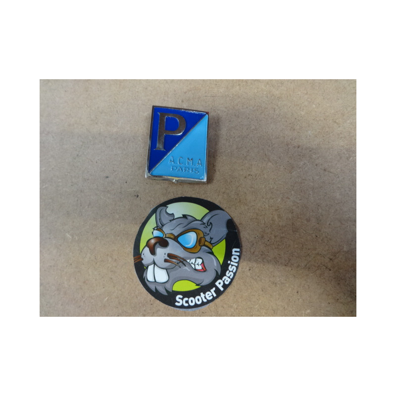 Emblème en acier PIAGGIO pour vespa ACMA paris chez scooter passion en belgique et en france