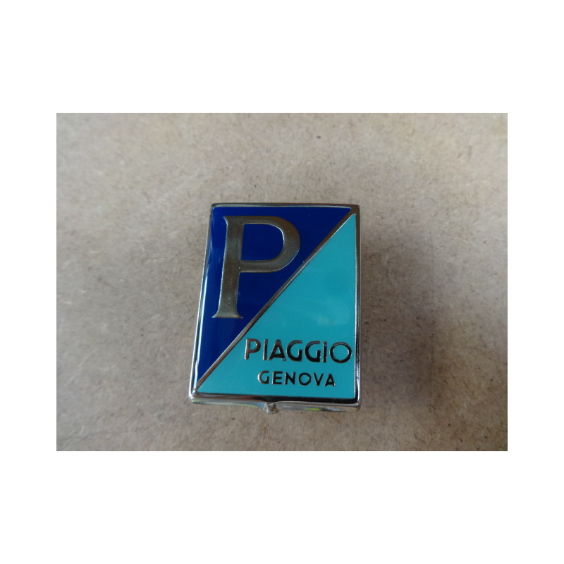 Emblème CIF en métal "PIAGGIO GENOVA" pour vespa 125 chez scooter passion en belgique et en france