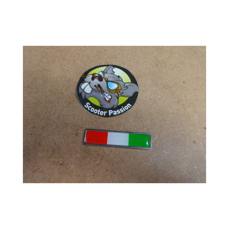 Autocollant - drapeau italien pour Lambretta et Vespa en métal chez scooter passion en belgique et en france