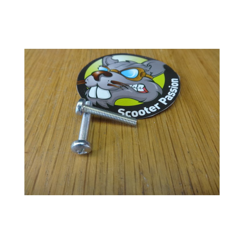 vis fixation cabochon feu arrière Lambretta LI TV SX