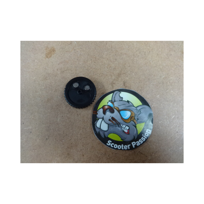 Zwart kunststof zwenkwiel voor SPINY triggers  bij scooter passion in belgië