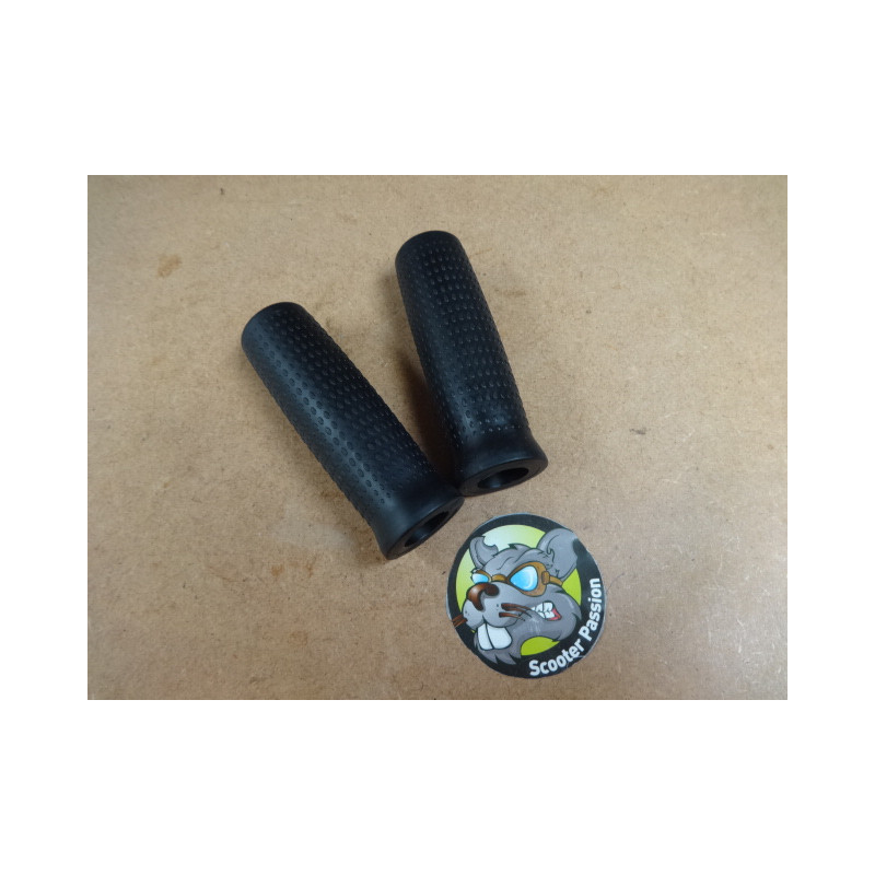Zwarte rubberen handvatten voor elektrische scooter KUICKWHEEL scooter passion belgië
