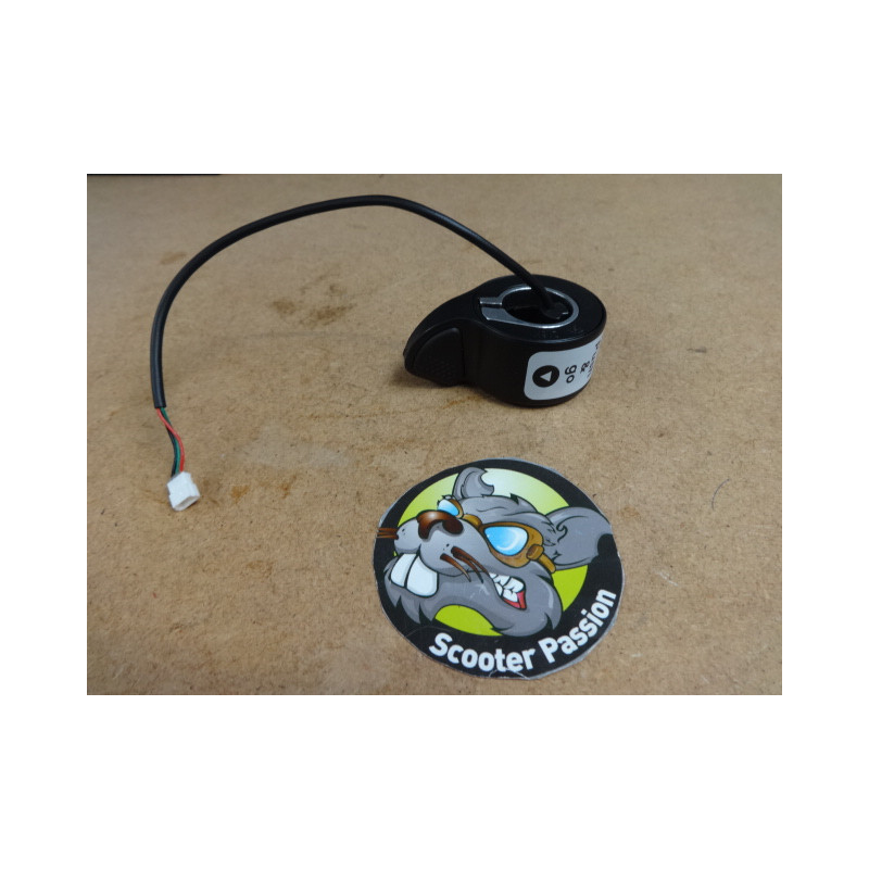 Gâchette d'accélérateur pour trottinette électrique KUICKWHEEL  chez scooter passion en belgique et en france