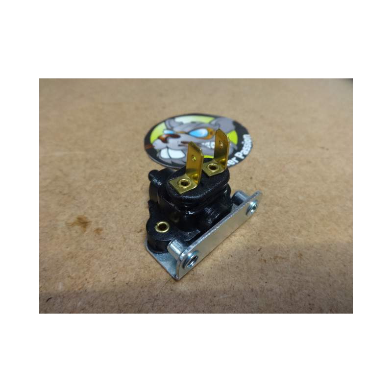 Schakelaar rempedaal  Lambretta Lui 75cc