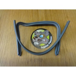 Set 2 rubbers GRIJS voor bridge  Lambretta Serie 3 1962