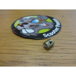 Schroefnippel gaskabel op carburateur