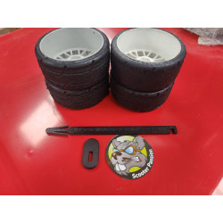 Opberg reksysteem voor RC GT 1/8 Rallygame banden te koop belgie rc winkel