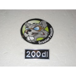 Emblème "200 dl" tablier Lambretta GP/DL chez scooter passion en belgique et en france