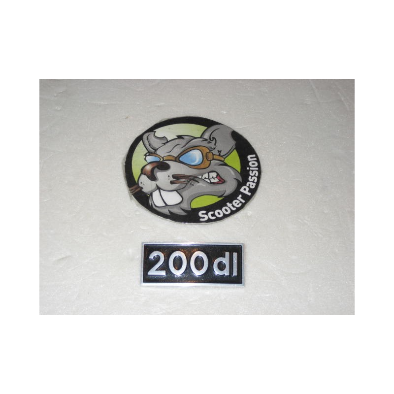 Emblème "200 dl" tablier Lambretta GP/DL chez scooter passion en belgique et en france