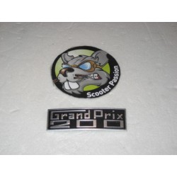 Emblème "200 Grand Prix " tablier Lambretta GP/DL chez scooter passion