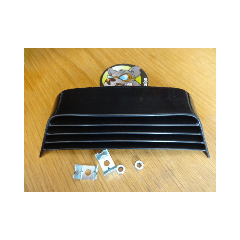 Grille arrière plastic NOIR châssis Lambretta  GP/DL