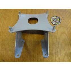 Achteraan reservewielhouder...