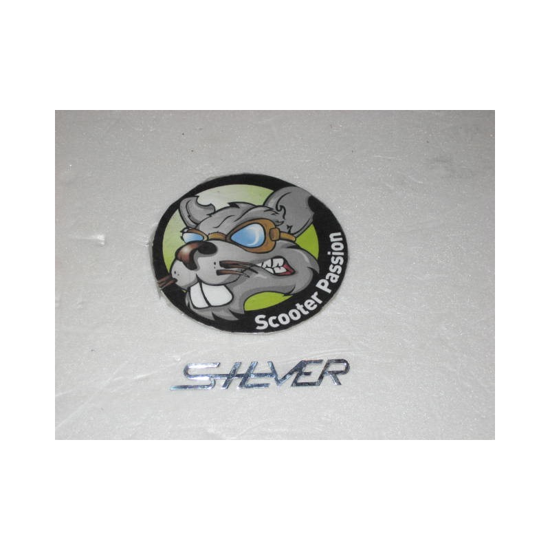 Monogramme tablier "SILVER"  Serie 3 Silver Special chez scooter passion