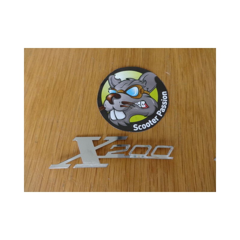 emblème tablier de lambretta X200 serie 3 SX 200 à vendre chez scooter passion