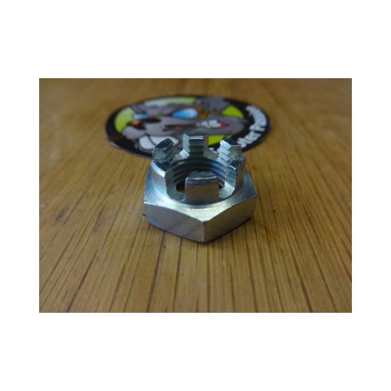 ecrou crenelé M14 tambour frein vespa