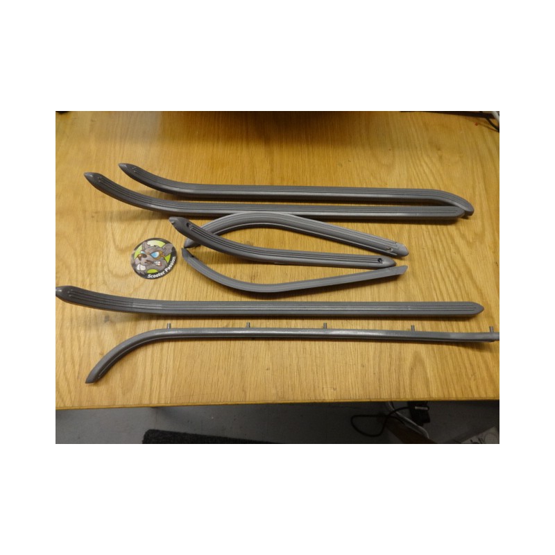 Kit de 7 baguettes "plastic" de plancher Lambretta Junior Cento, J125