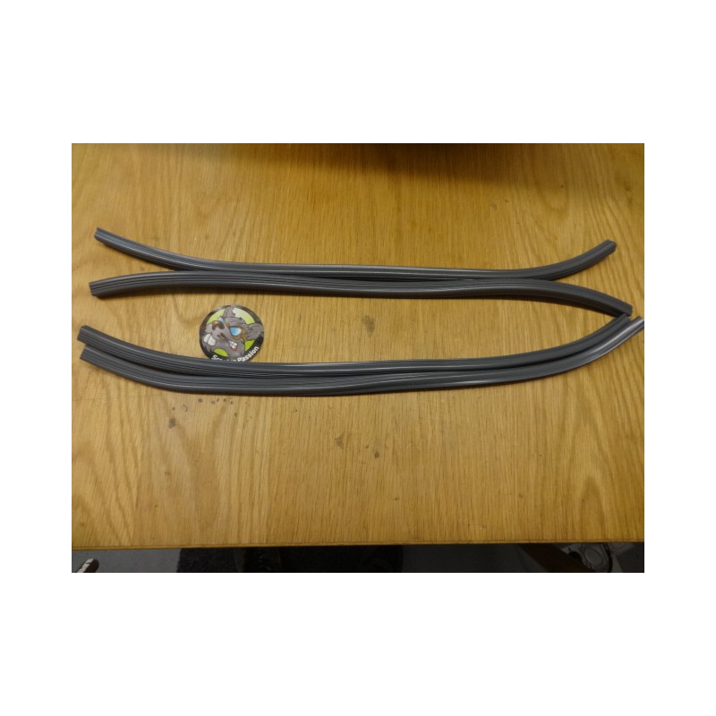 Set 4 rubber vloerrails Lambretta  Junior 50 De Luxe