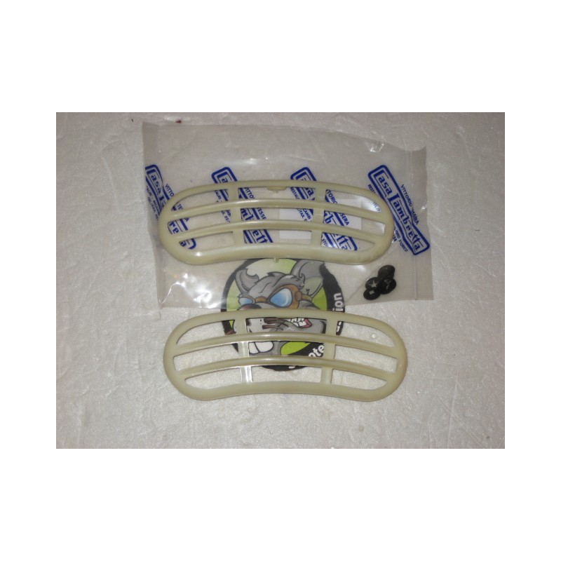 grille d'aération d'aile lambretta LD chez scooter passion en belgique et en france