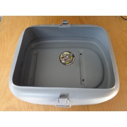 Handschoenenkastje achteraan Lambretta E, F, D, LD bij scooter passion in belgië