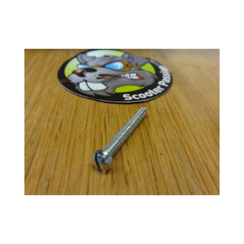 vis fixation cabochon feu arrière CEV Lambretta cento junior